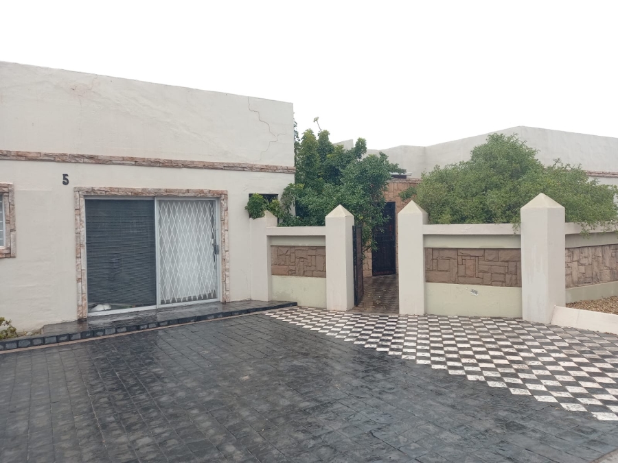 4 Bedroom Property for Sale in Parkersdorp Western Cape